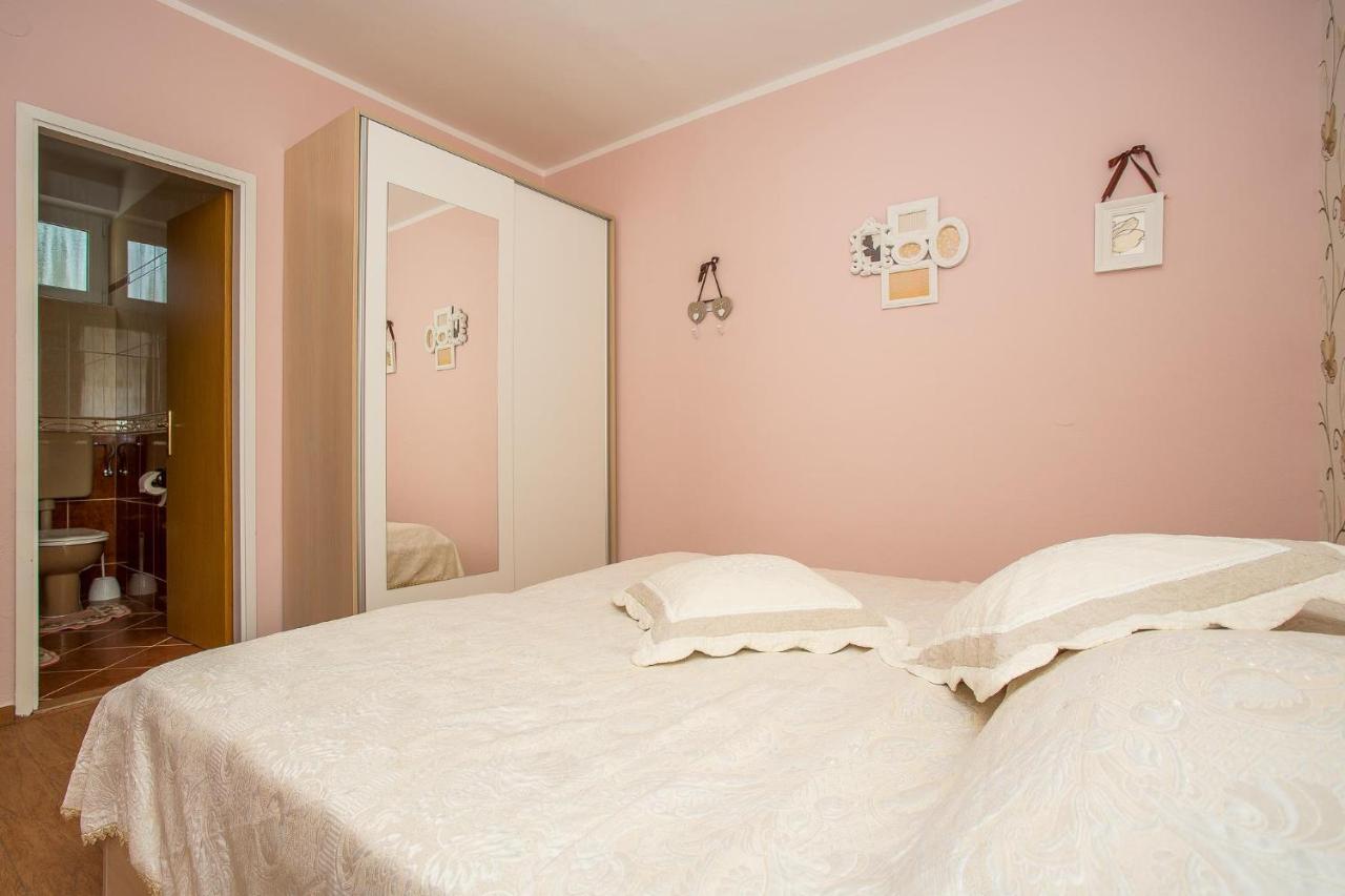 Apartments Nada Palit ภายนอก รูปภาพ