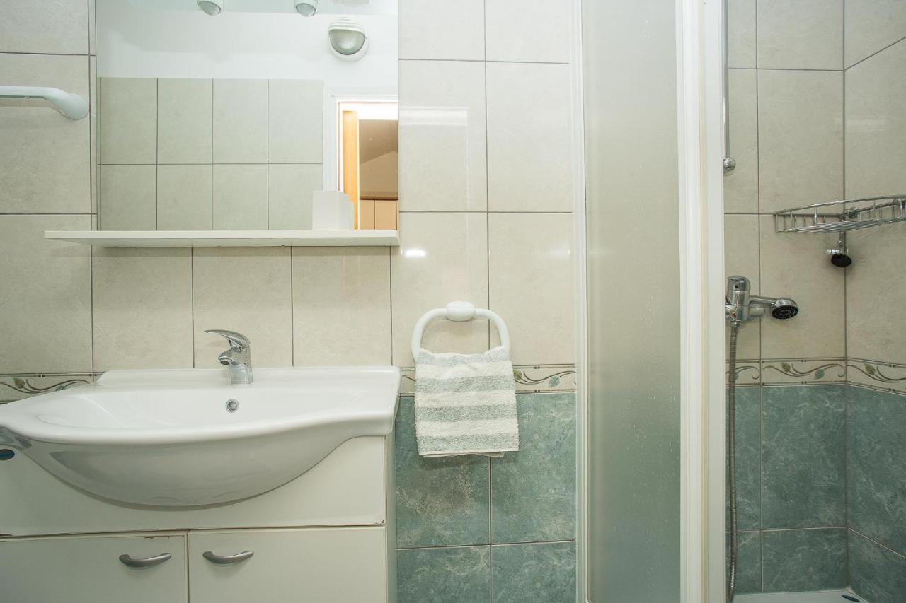 Apartments Nada Palit ภายนอก รูปภาพ