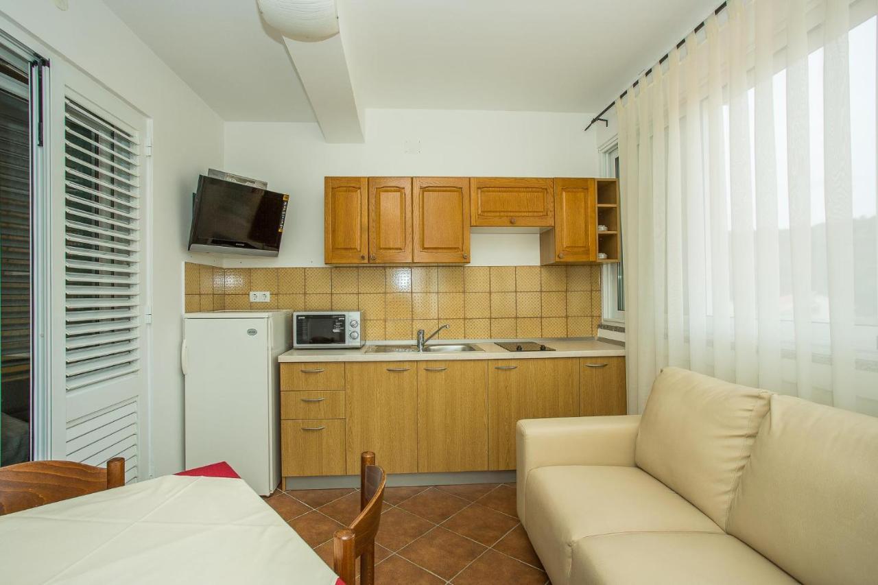Apartments Nada Palit ภายนอก รูปภาพ